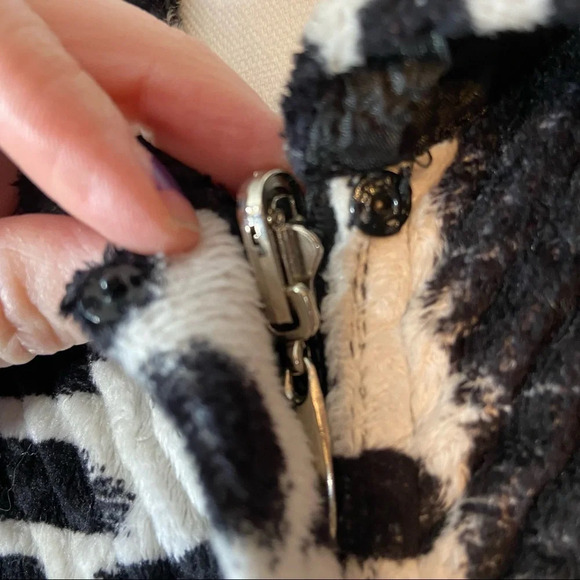 UbU women’s‎ hand crafted black  and white zip up jacket in size medium - Picture 7 of 10